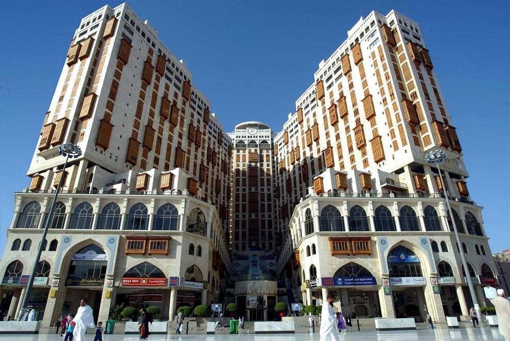 واجهات أبراج ضمن أعمال كهروميكانيكية